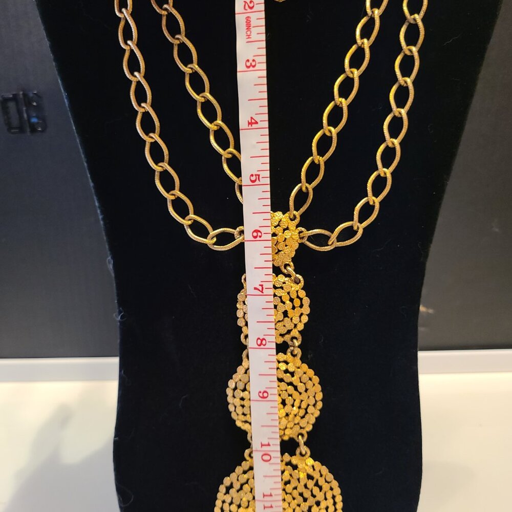 Vintage gold-tone bold medallion statement necklace - Picture 2 of 11